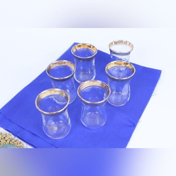 Gailstyn Glass Punch Bowl with 6 shot glasses "It's a Dilly" design w/gold rim - Picture 2 of 8